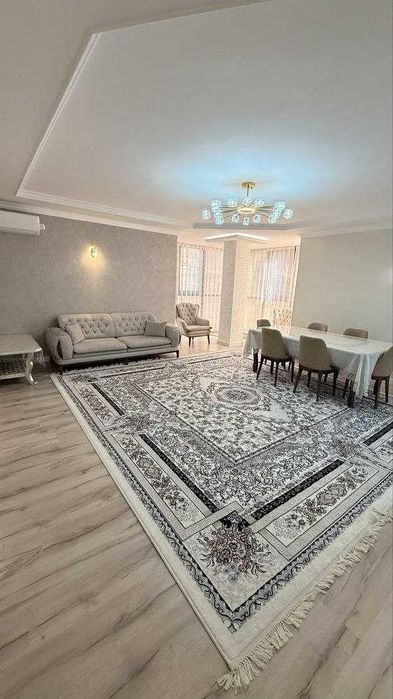 Срочно Продаётся квартира в центре 3 комнат Новостройка Ремонтом