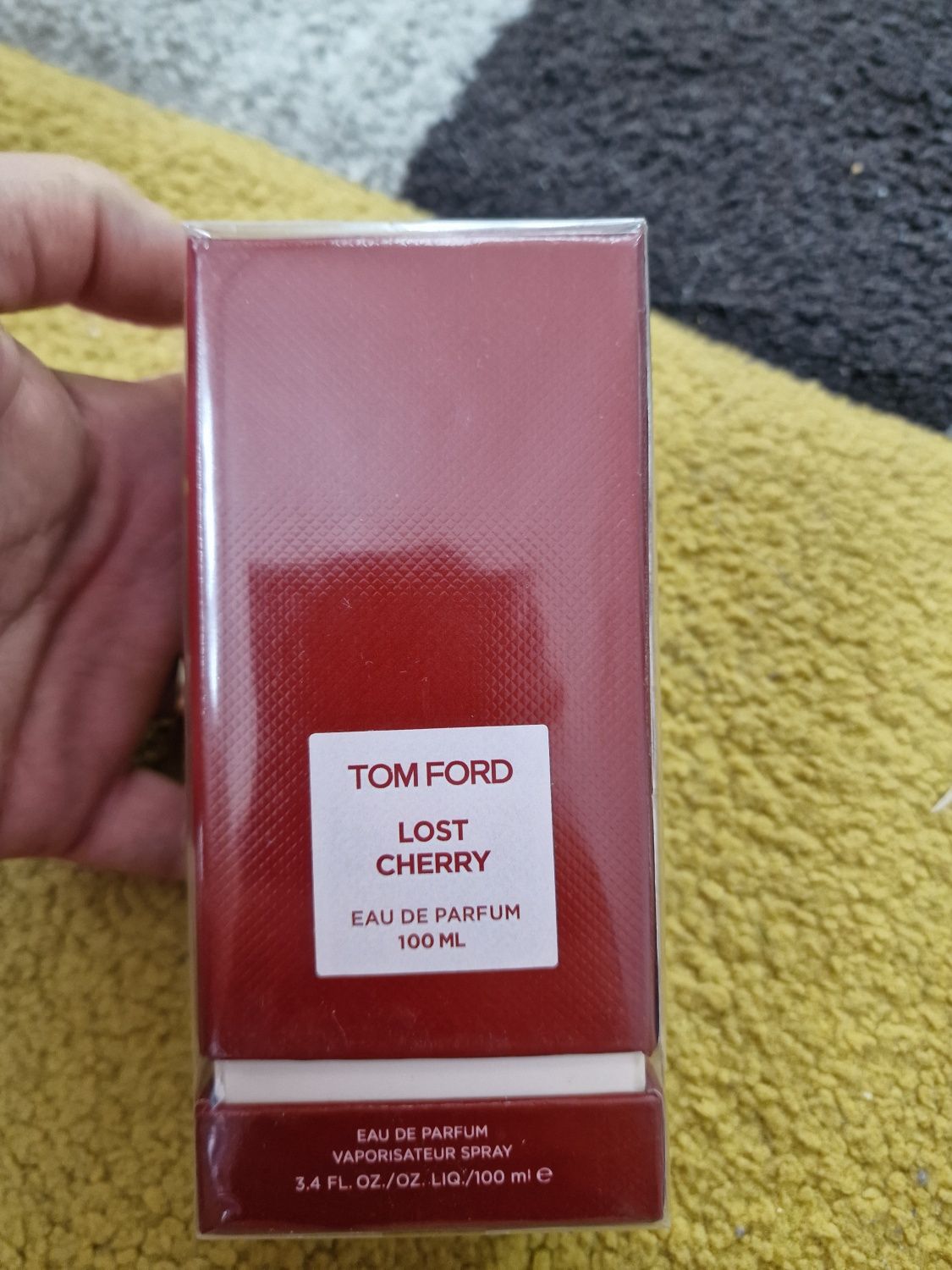 Vând parfum tom ford cherry