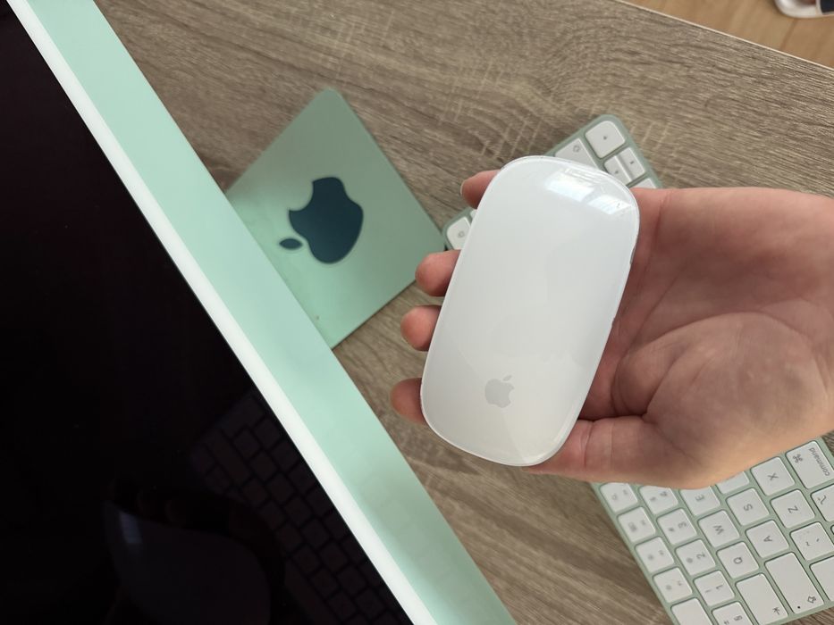 PC iMac 2021, M1, 24". Retina 4.5k, 8 GB,  256 SSD, Verde