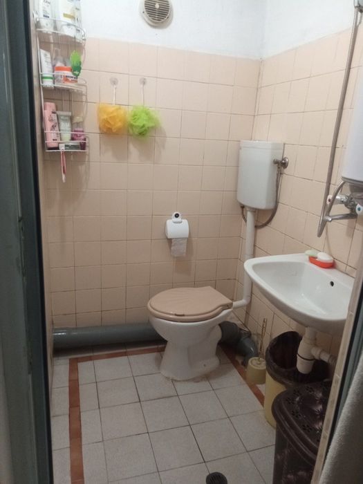 Дава се под наем Едностаен апартамент в Варна, Бриз - 20 кв.м за 127.5 € - Снимка #2
