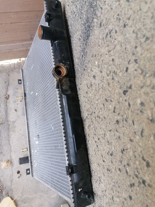 Радиатор за Мицубиши паджеро 2 къса база 2.8 автомат десен волан