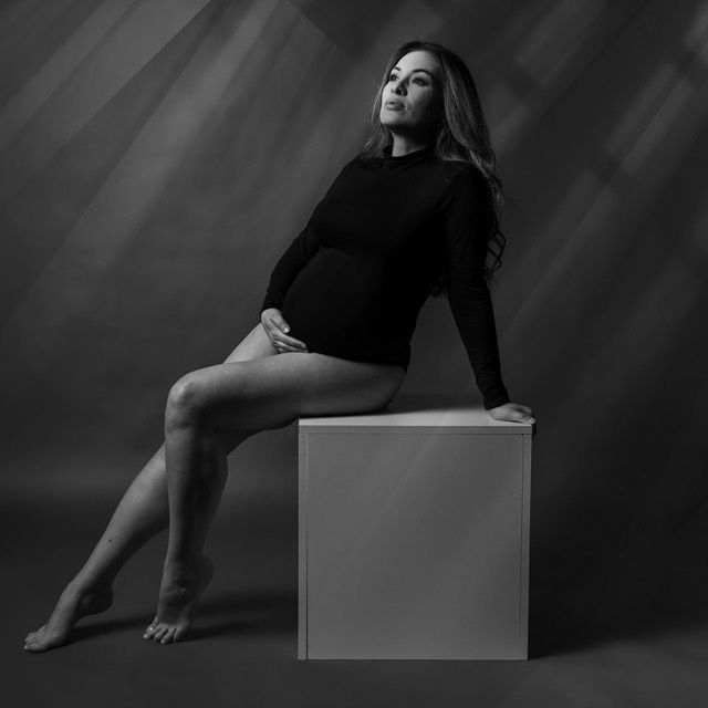 Poză / foto gravide si nou nascuti, studio Bucuresti.