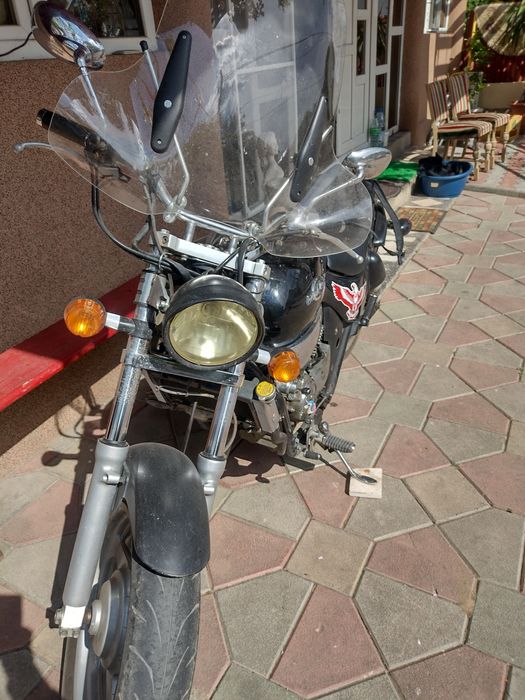Motocicleta kimko venox