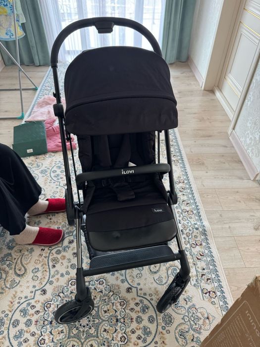 Продам коляску ilovi с поворотным блоком
