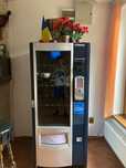Automat Snack cu sistem de plata inclus și rest