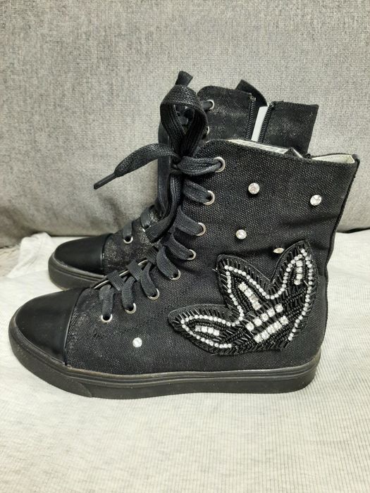 Vând bascheți dame,mărimea 39