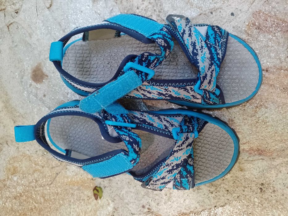 Пантофи KK 22 ном, чехли Defonseca 22 ном, сандали Quechua 32 ном