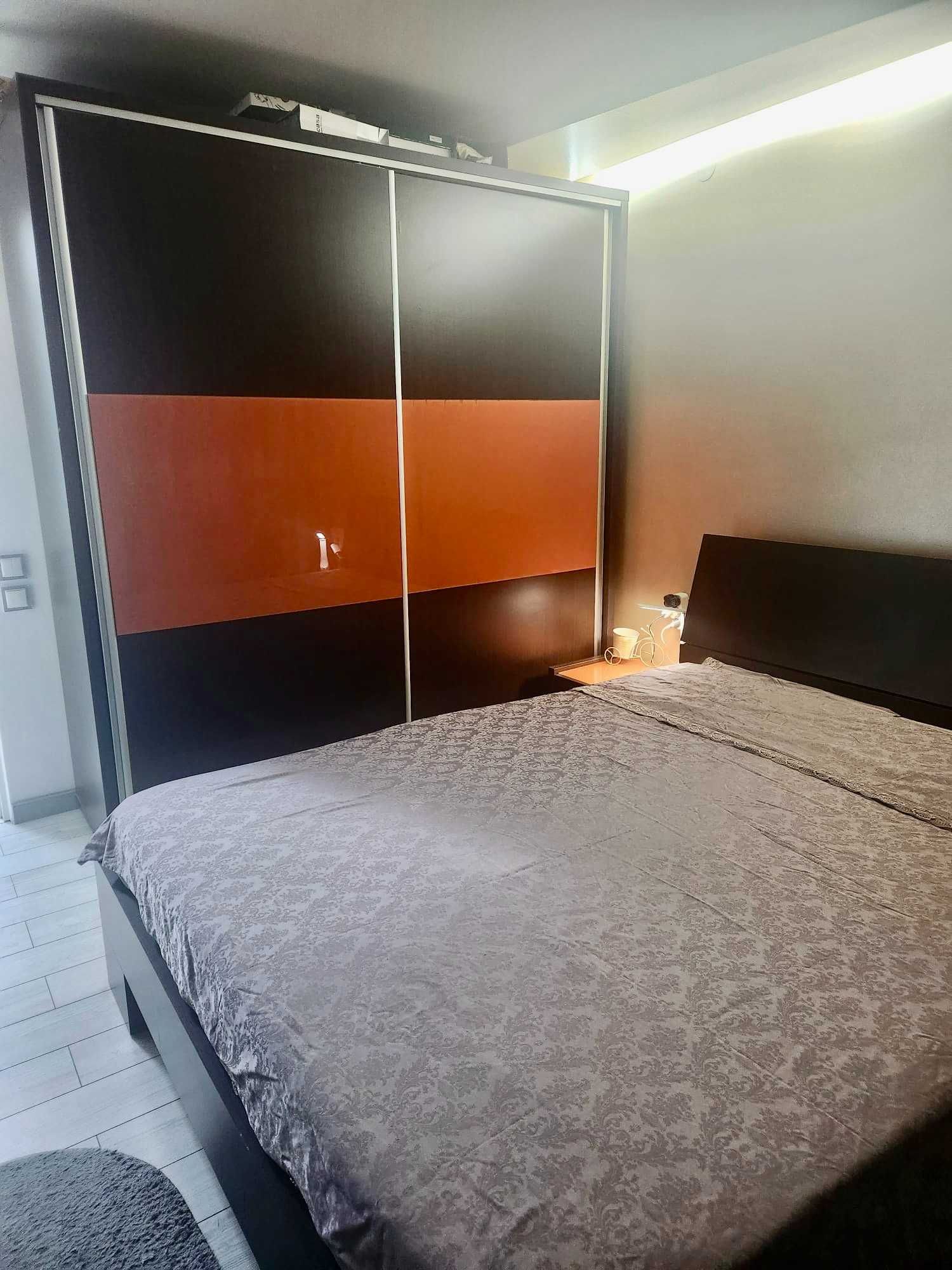 Apartament etaj 1 / 4,complet mobilat si utilat