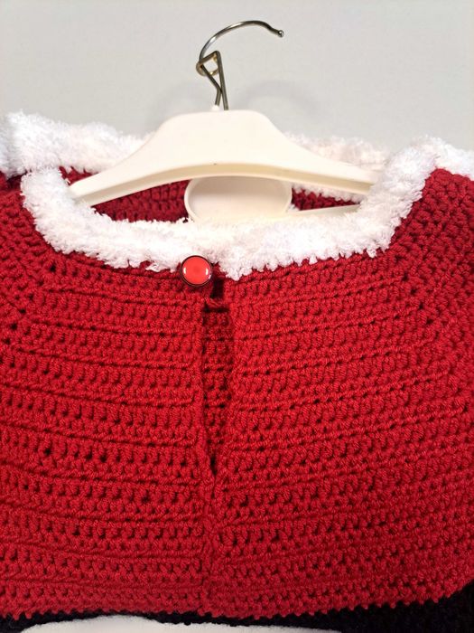 Rochita craciunita, lucrata manual+ fes+ botosei, pt 4- 5 ani, 180 ron