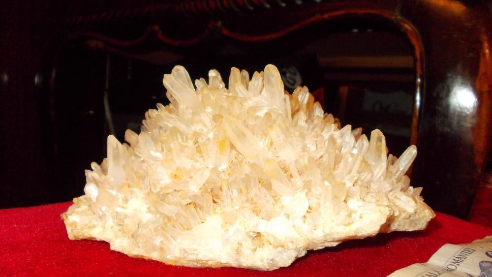 Cristal mineral in forma de INIMA