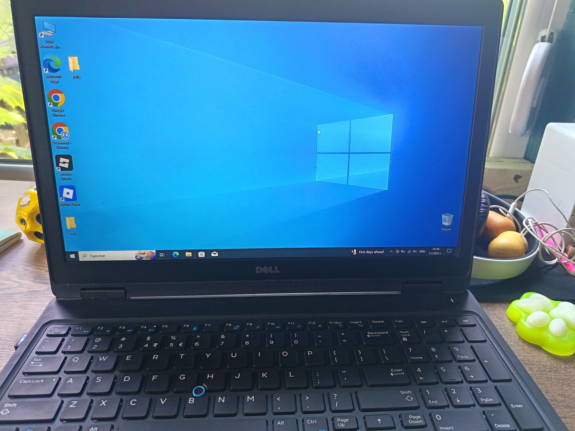 Лаптоп Dell +подарък