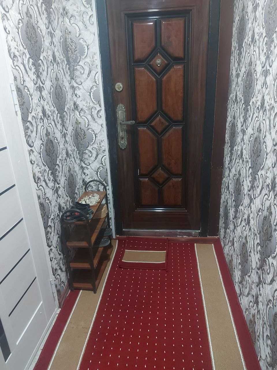 Шахар маркази Тез Тиббий Ёрдам. 2-xona 2-qavatda Yevro remont ID: 1304