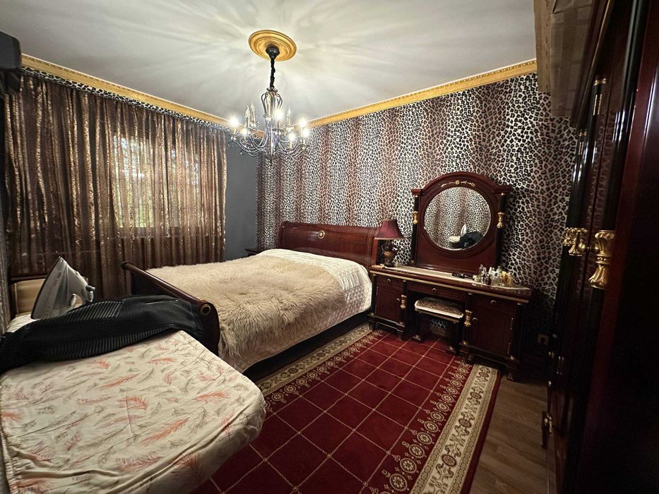 БИЙ Максим горкий Художников  4 комнатная ID01