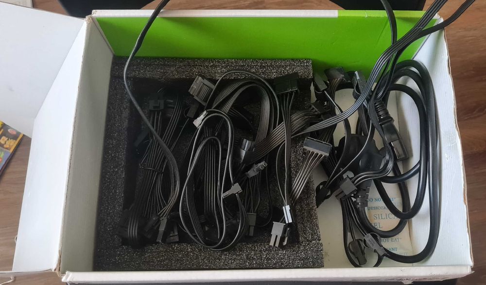 Sursa PC Calculator Corsair 80 plus GOLD 750w