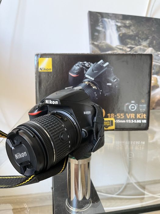Aparat foto DSLR Nikon D3500, + Obiectiv AF-P 18-55mm VR