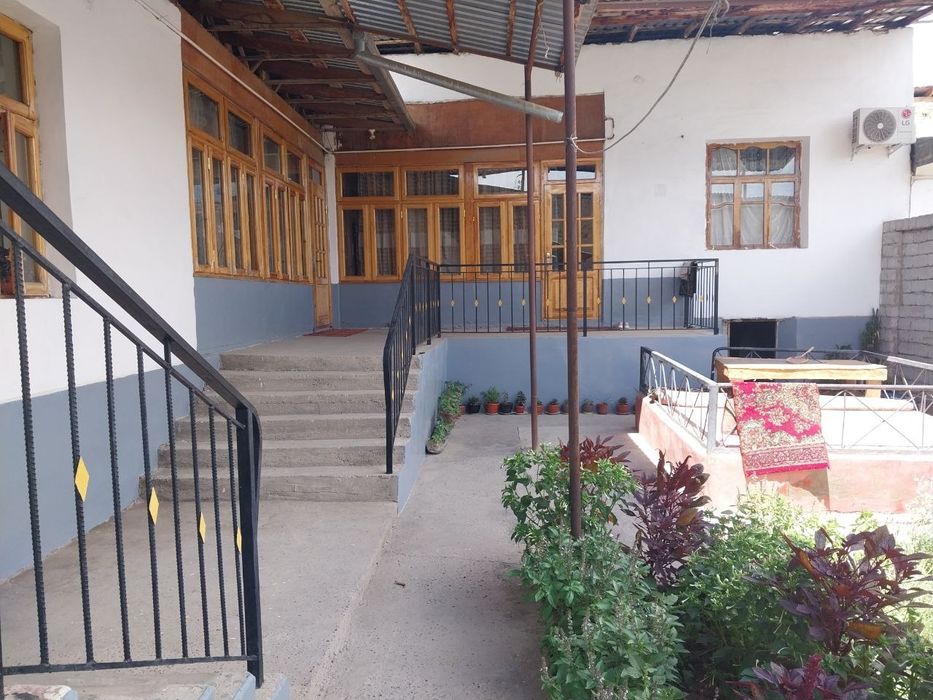 Uy sotiladi 5.4 sotix