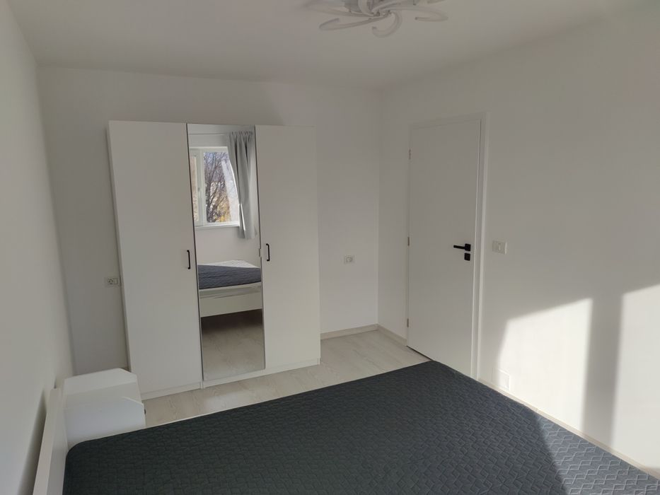 Proprietar inchiriez apartament 4 camere zona Dacia