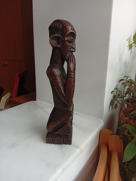 Sculptură veche in lemn