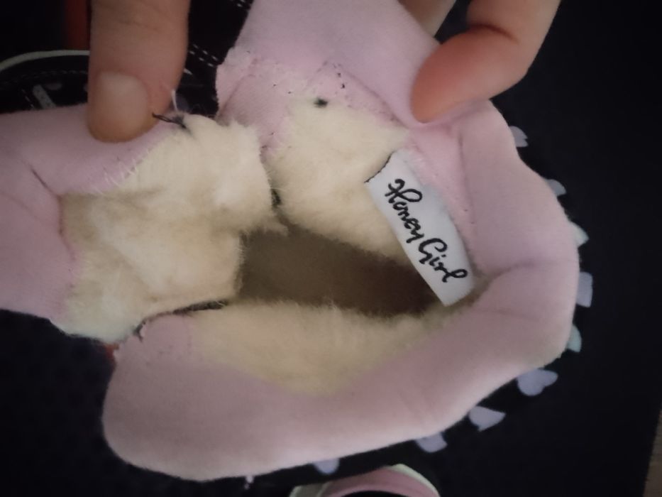 Продается детская обувь зимние сапоги. Состояние отличное.