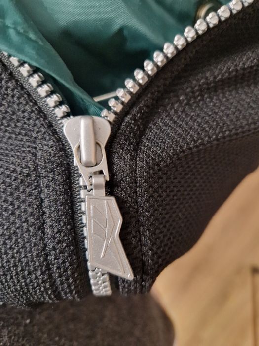 Geaca Reebok de bărbați