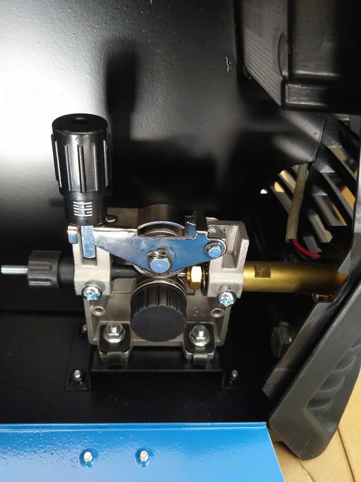 Телоподаващо МIG 250А - Телоподаващ Апарат + Електрожен  PROFESSIONAL