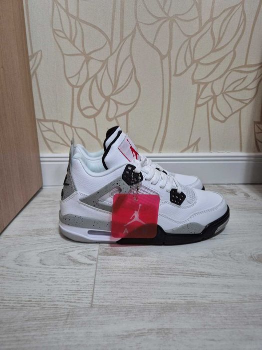 Jordan Air 4 White Cement