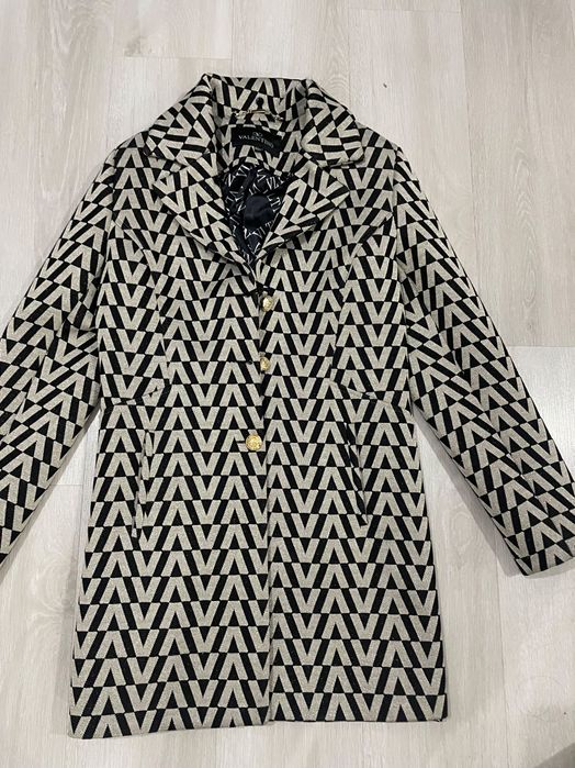 Дамско палто Valentino