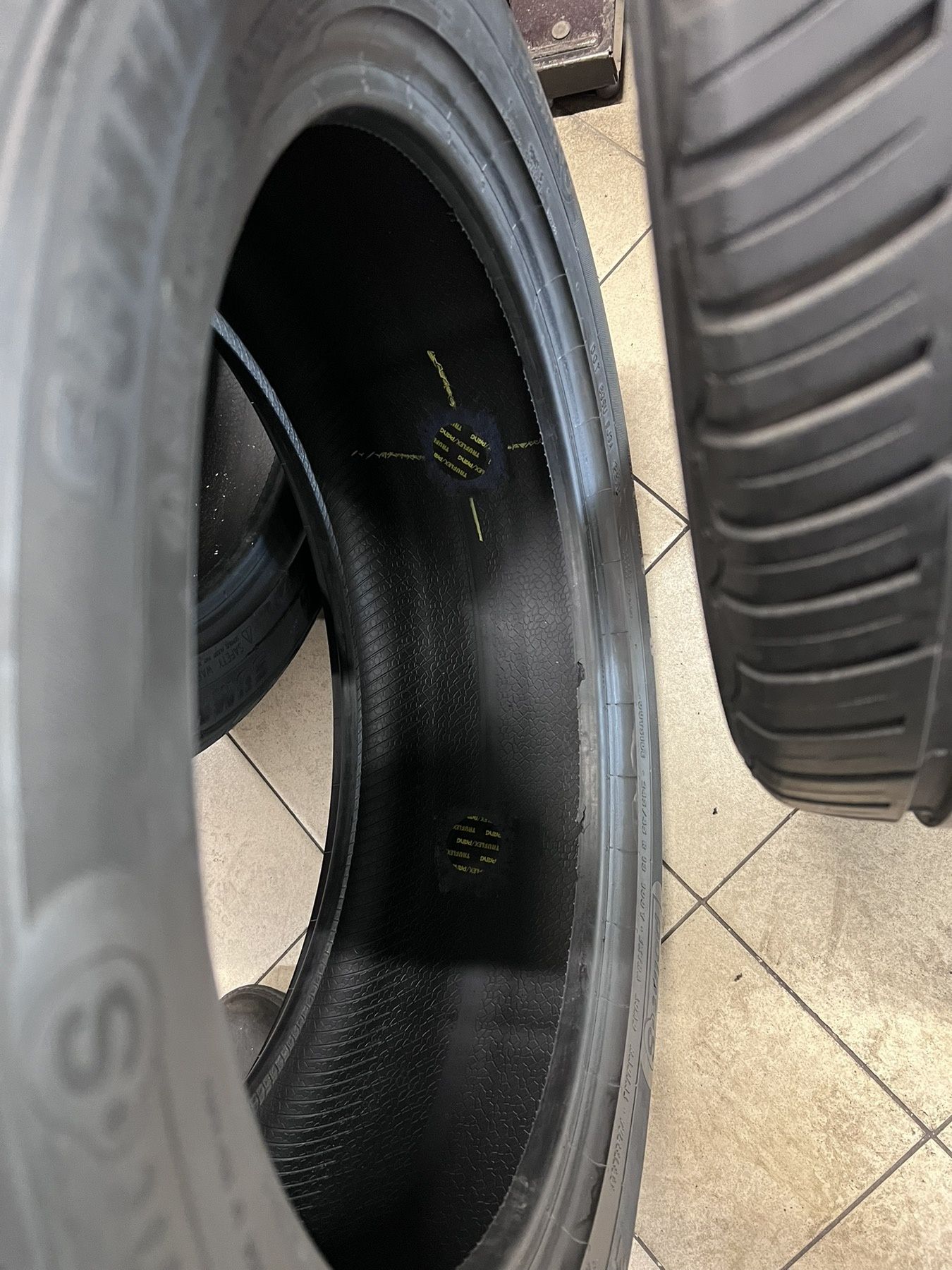 Летни гуми 245/45 R18 Point S