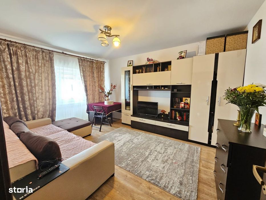 Apartament cu 2 camere, decomandat, B-dul Roman Mușat