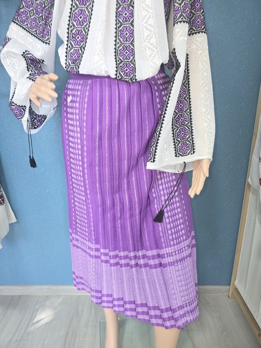 Fota noua țesuta manual