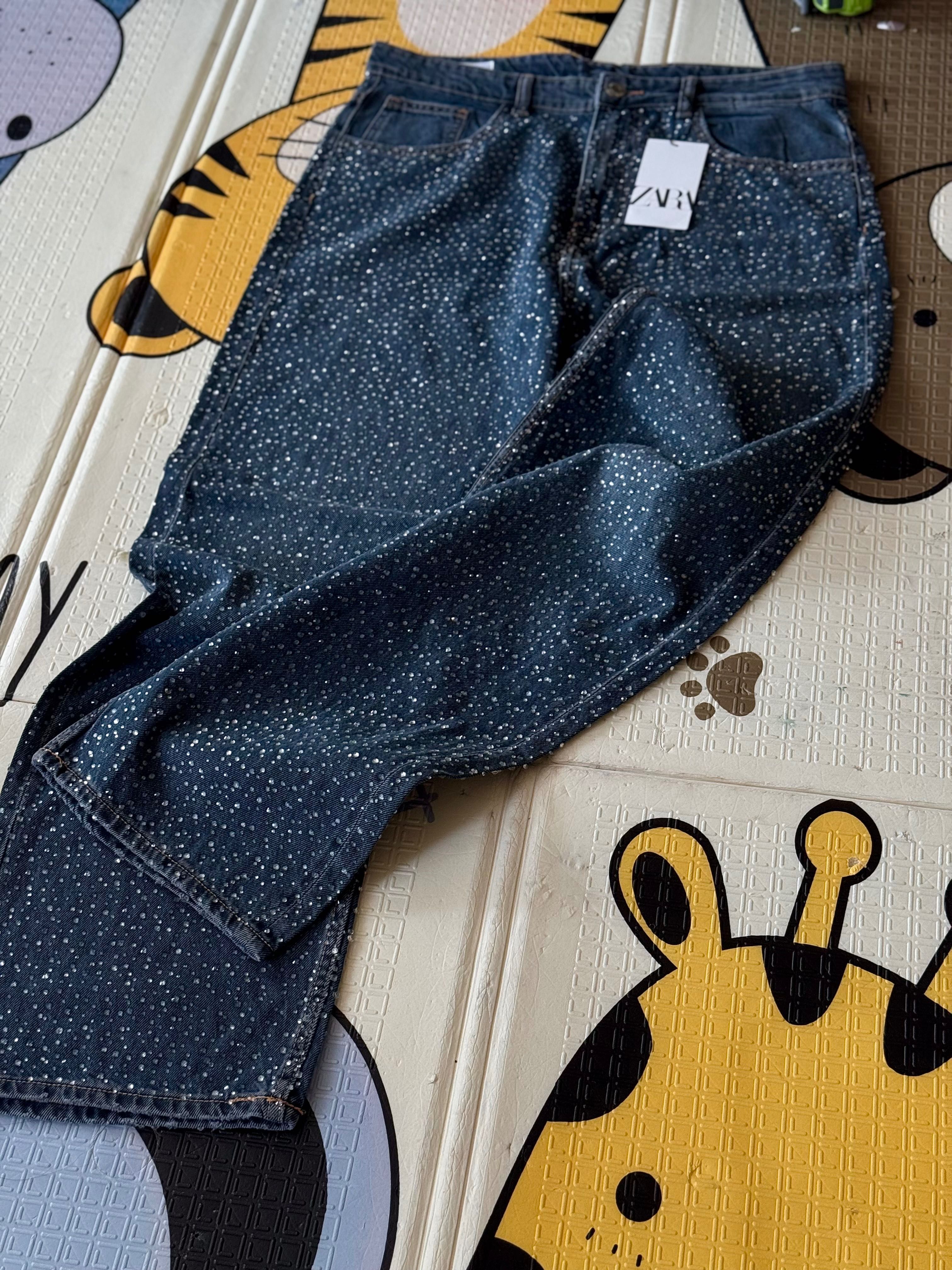Дънки ZARA с камъни 36, 38,40 размер