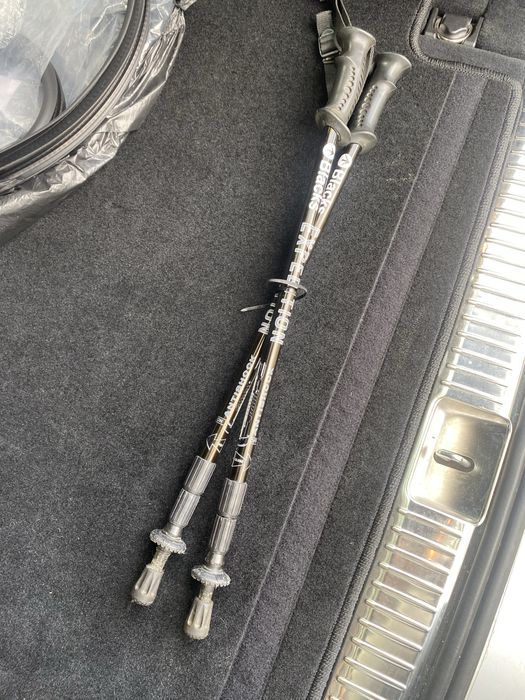 Щеки Leki за туризъм и ски