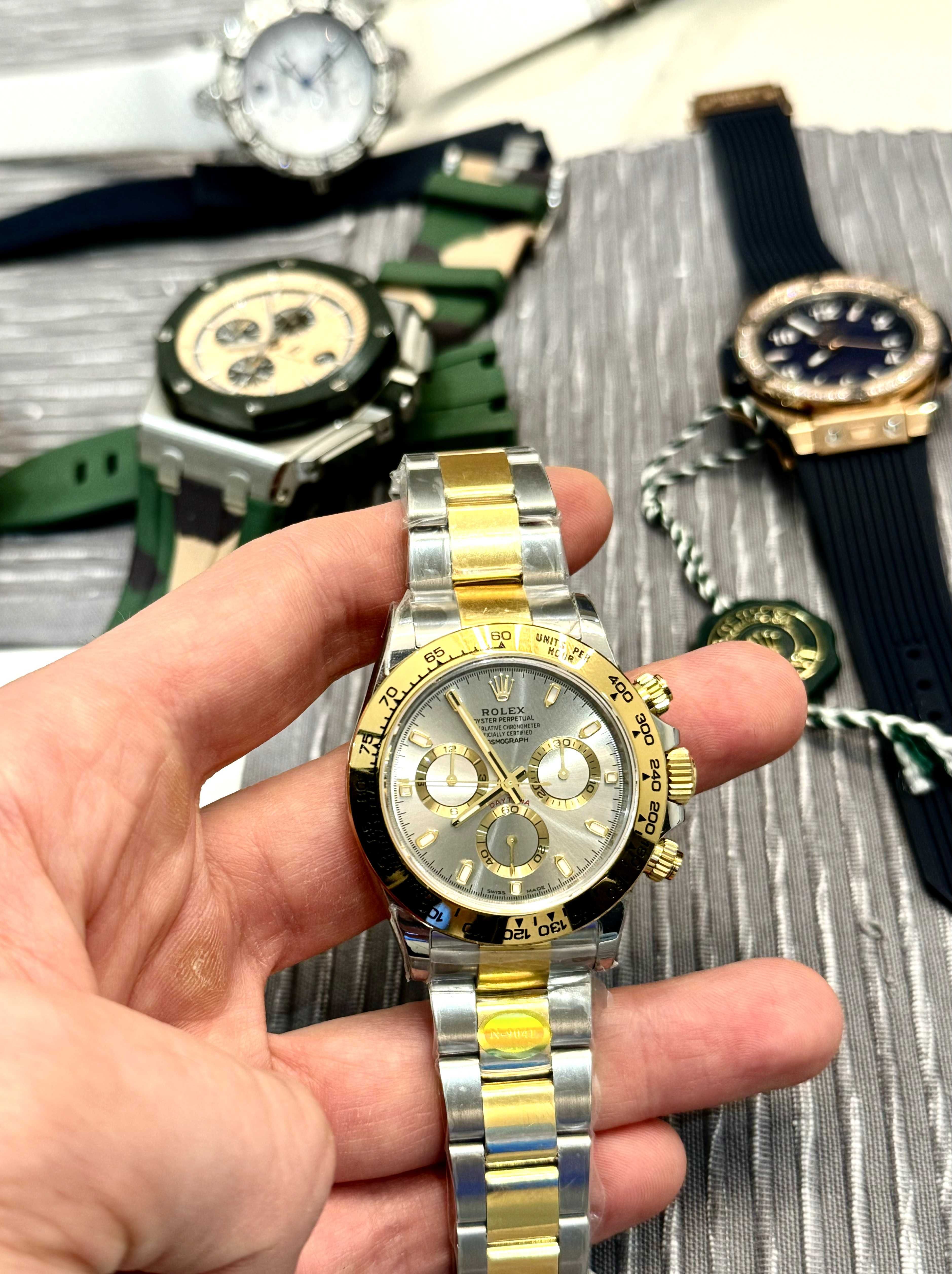 Часовници Rolex Daytona 4130 сребрист златен/сив циферблат
