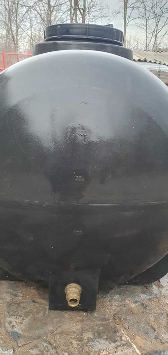 Vând butoi de plastic 500L "calitate superioara"  700 de lei.