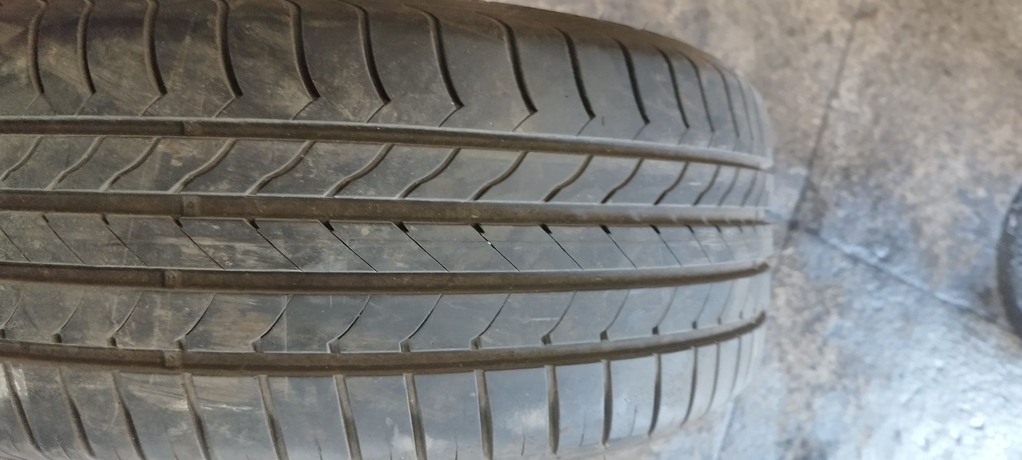 Anvelope vara  225 45 r 18 goodyear