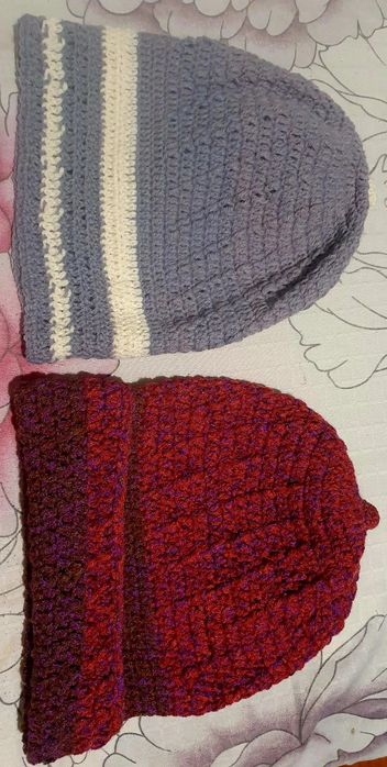 Caciuli Lana crosetate manual Dama