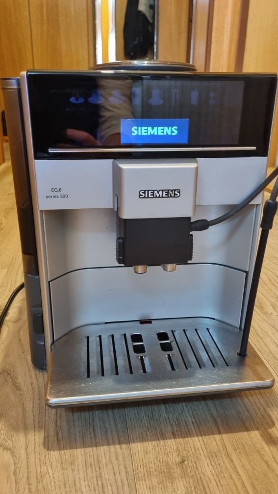 Кафеавомат Siemens E.Q6 серия 300