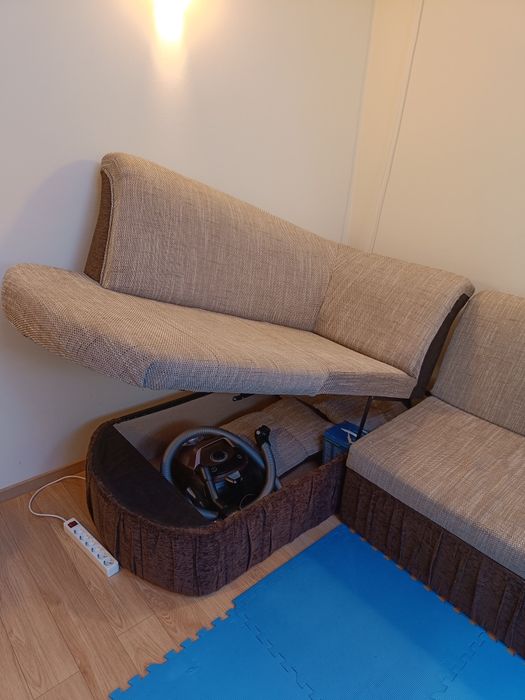 Coltar extensibil cu lada depozitare.