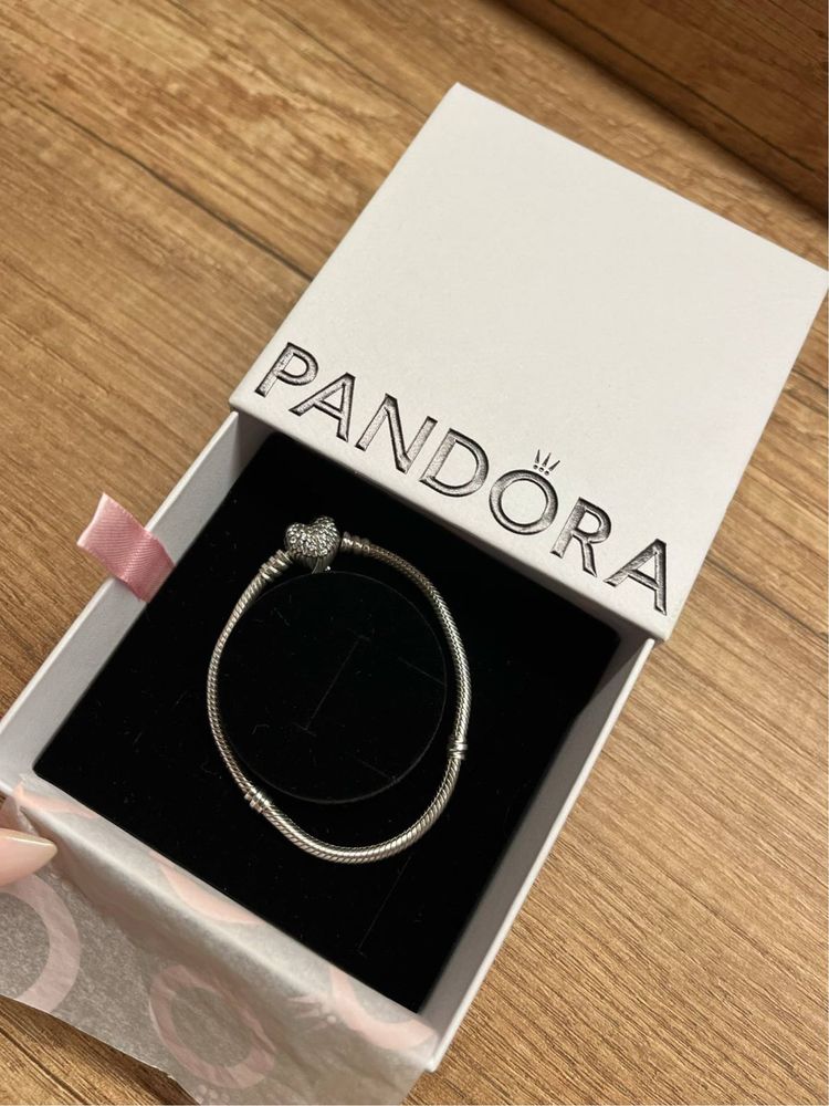 Мека гривна Pandora