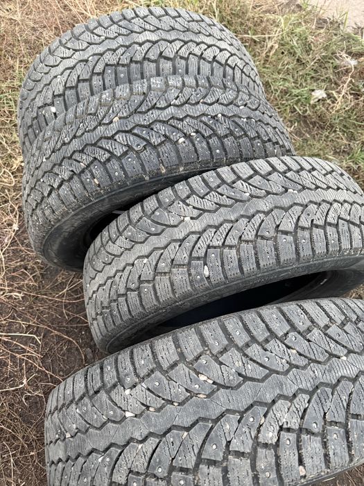 Отличные зимние шины с шипами Pirelli R17 на кроссоверы и внежорожники