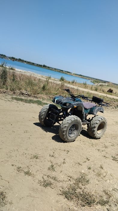 Vând atv 250 cc..