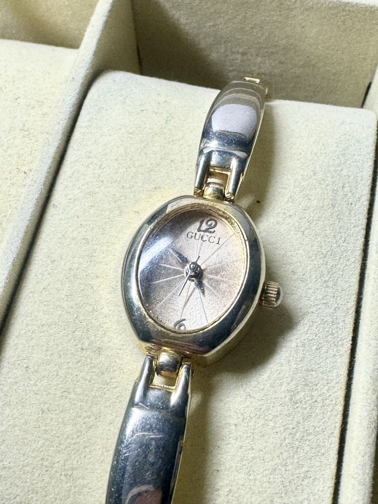Оригинален дамски часовник Gucci • Swiss Made • Винтидж модел