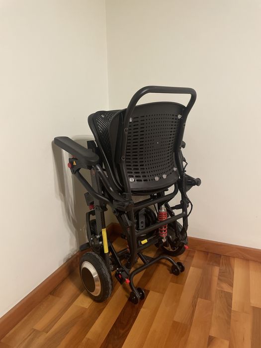 Scaun cu rotile electric