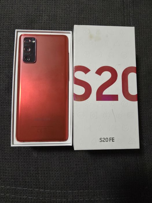 Перфектен Samsung S20fe и Samsung Galaxy wach aktiv2