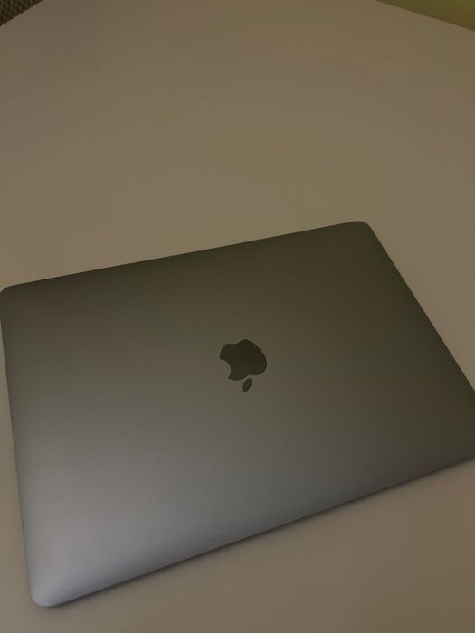 MacBook air 2020 M1 512 ГБ