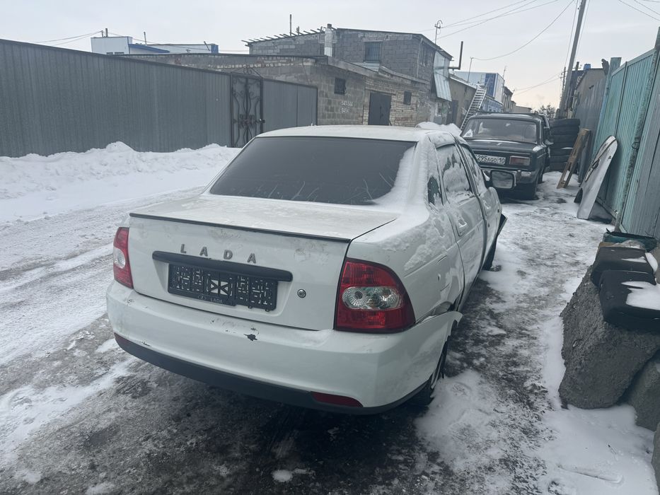 В разборе приора , по запчастям