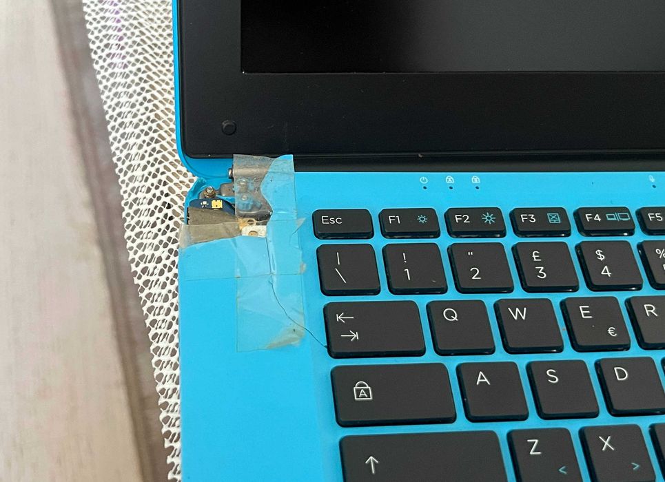 Laptop Qilive CW14Q7B defect – 32GB Flash, 2GB RAM, fara incarcator