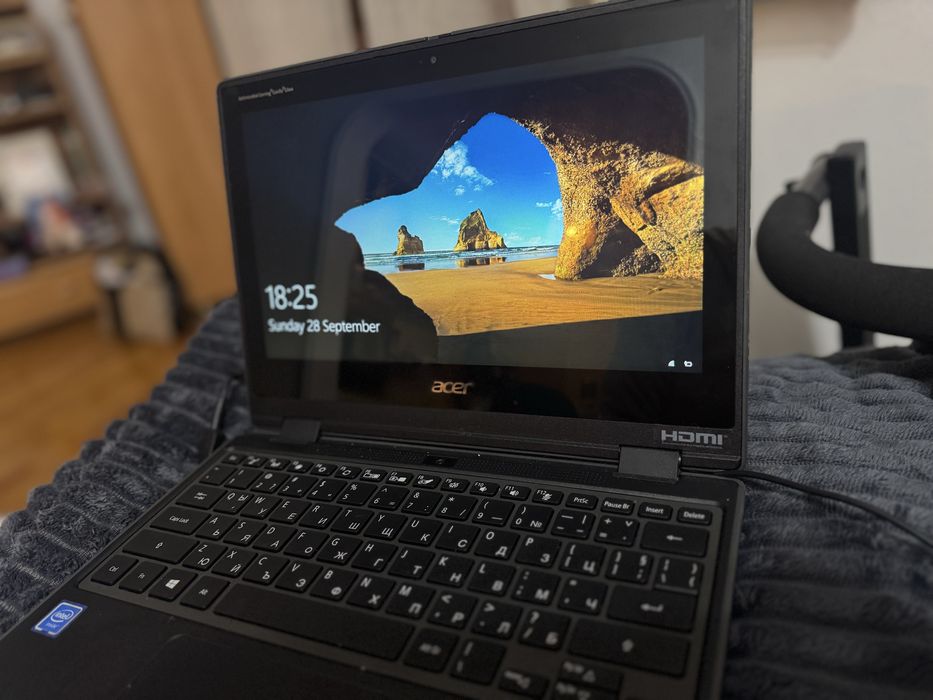 Acer TravelMate Spin B3 – тъч лаптоп 2-в-1, 11.6