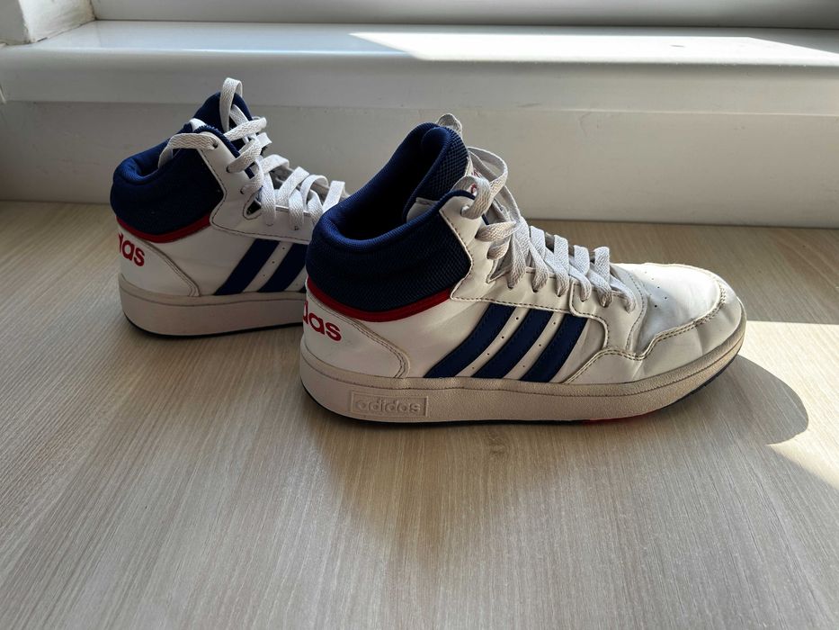 Продавам детски маратонки Adidas