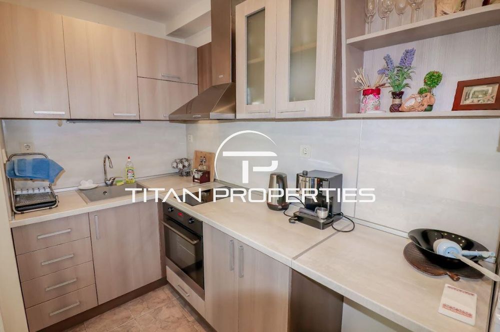 Дава се под наем Двустаен апартамент в Варна, Център - 65 кв.м за 550 € - Снимка #3